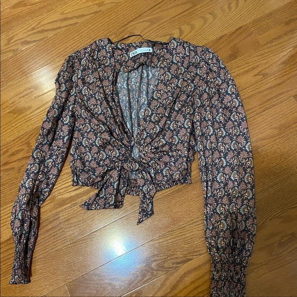 Zara Cropped Blouse - Picture 3 of 4